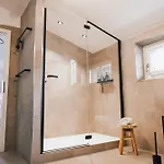 Appartamento Watzmannsuite - Familienfreundliche In Historischer Mit Kamin, Infrarotsauna, Balkon, Garten, Nur 10 Gehminuten Ins Zentrum Von Berchtesgaden Bischofswiesen