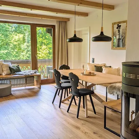 Watzmannsuite - Familienfreundliche In Historischer Mit Kamin, Infrarotkabine, Balkon, Garten, Nur 10 Gehminuten Ins Zentrum Von Berchtesgaden Διαμέρισμα *