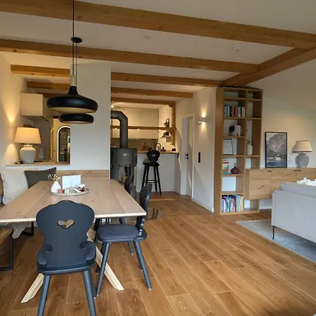 Watzmannsuite - Familienfreundliche In Historischer Mit Kamin, Infrarotkabine, Balkon, Garten, Nur 10 Gehminuten Ins Zentrum Von Berchtesgaden Διαμέρισμα Bischofswiesen