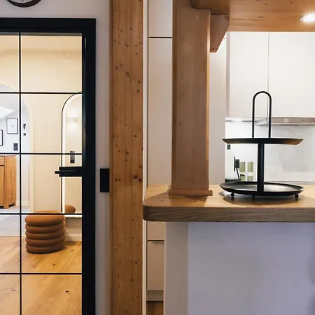 Lejlighed Watzmannsuite - Familienfreundliche In Historischer Mit Kamin, Infrarotsauna, Balkon, Garten, Nur 10 Gehminuten Ins Zentrum Von Berchtesgaden Bischofswiesen