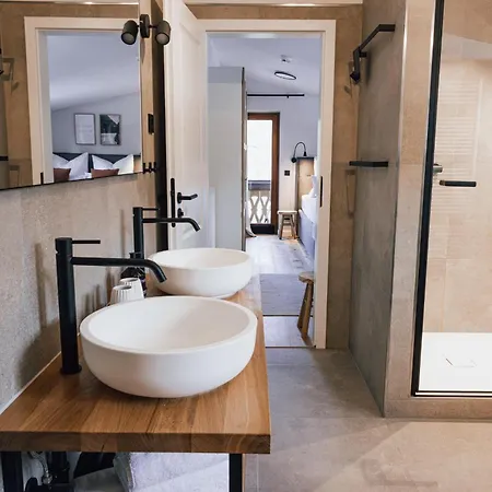 Lejlighed Watzmannsuite - Familienfreundliche In Historischer Mit Kamin, Infrarotsauna, Balkon, Garten, Nur 10 Gehminuten Ins Zentrum Von Berchtesgaden