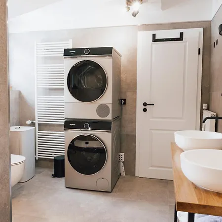 Watzmannsuite - Familienfreundliche In Historischer Mit Kamin, Infrarotsauna, Balkon, Garten, Nur 10 Gehminuten Ins Zentrum Von Berchtesgaden Lejlighed Bischofswiesen