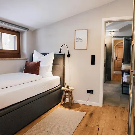Watzmannsuite - Familienfreundliche In Historischer Mit Kamin, Infrarotsauna, Balkon, Garten, Nur 10 Gehminuten Ins Zentrum Von Berchtesgaden * Bischofswiesen