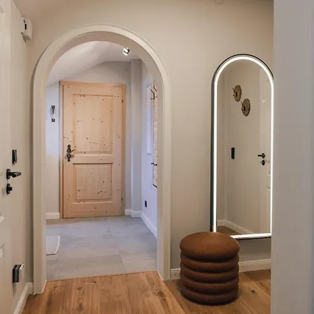 Watzmannsuite - Familienfreundliche In Historischer Mit Kamin, Infrarotsauna, Balkon, Garten, Nur 10 Gehminuten Ins Zentrum Von Berchtesgaden Апартаменты *