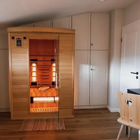 Watzmannsuite - Familienfreundliche In Historischer Mit Kamin, Infrarotsauna, Balkon, Garten, Nur 10 Gehminuten Ins Zentrum Von Berchtesgaden Апартаменты *